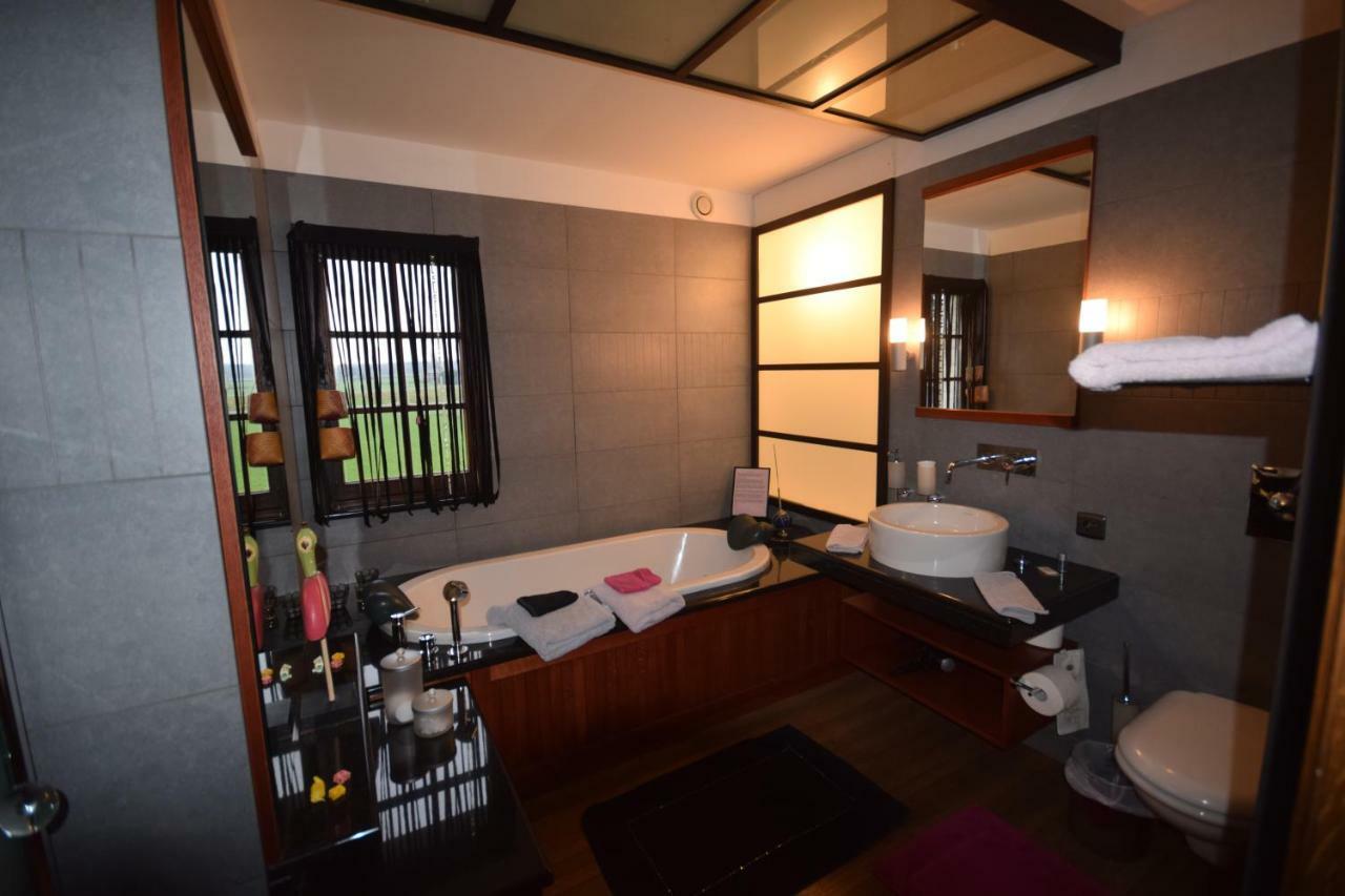 Le Chateau De Frankie Spas-Saunas Grand-Reng Esterno foto