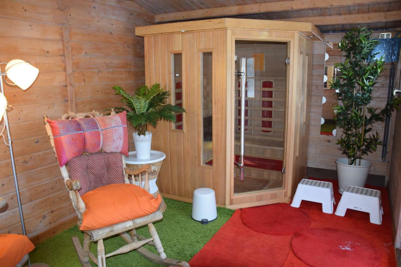 Le Chateau De Frankie Spas-Saunas Grand-Reng Esterno foto